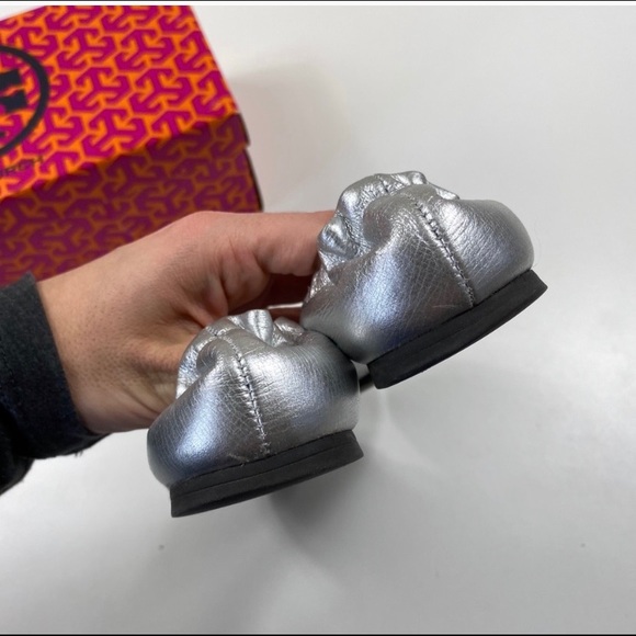 Tory Burch Metallic Silver Reva Flats Size 6.5 - Picture 3 of 5